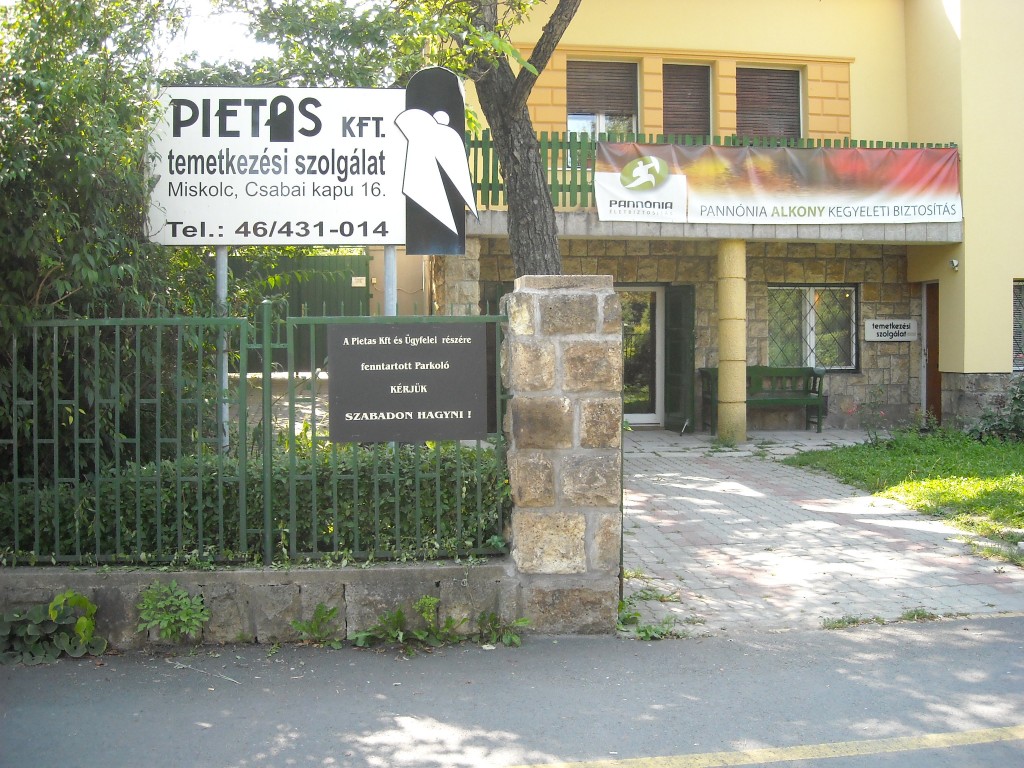 Pietas Temetkezés irodája Miskolcon